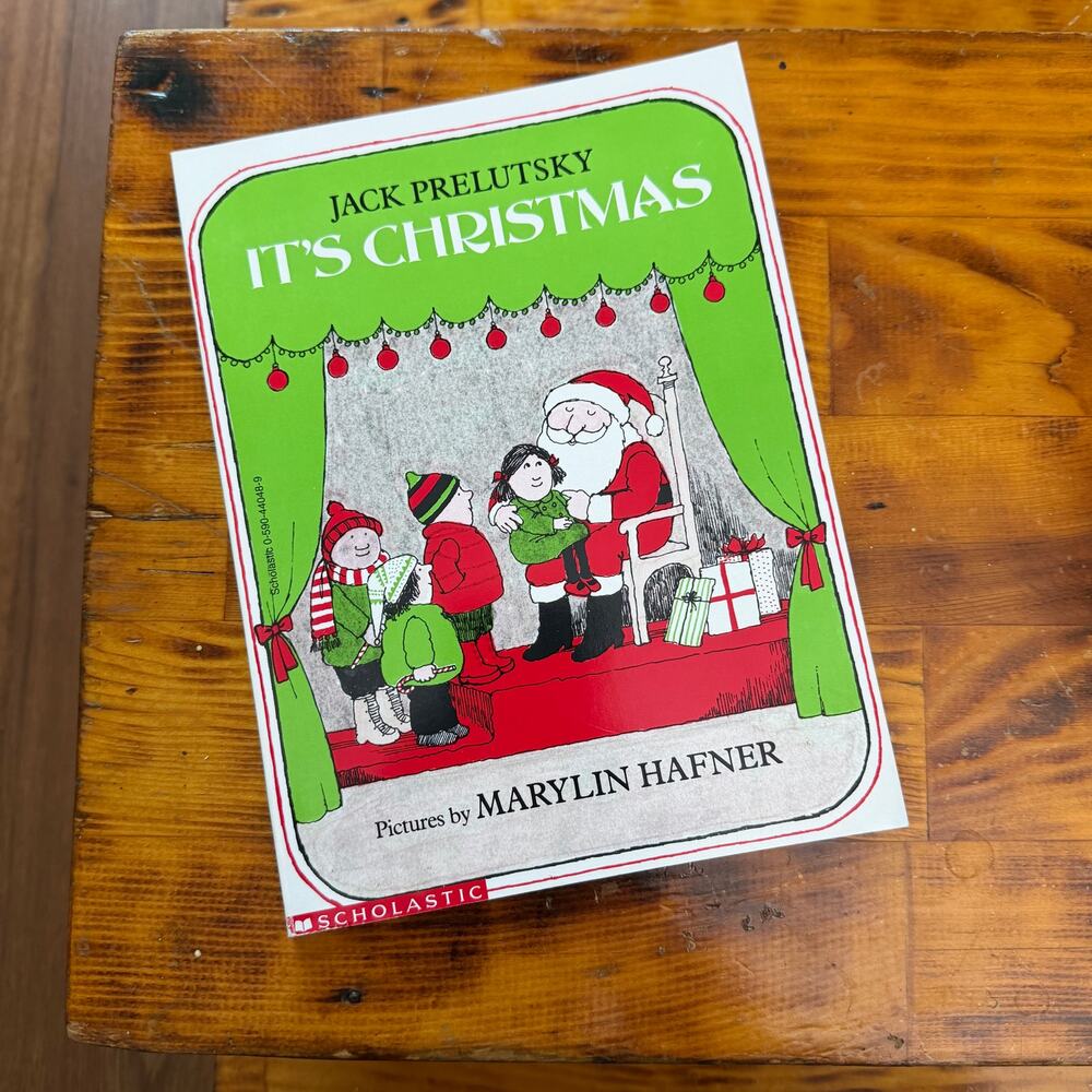 Vintage 1981 It's Christmas Paperback Chapter Book